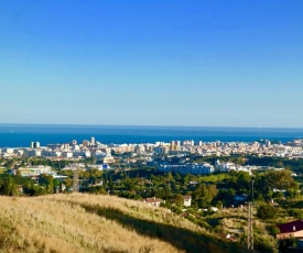 Amazing SEA VIEWS Duplex Apartment with garden, El Porton de Mijas