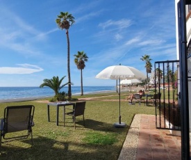 Cozy beach front house with open sea views located in Calahonda only few minutes away from Marbella - Costa del sol - CS120