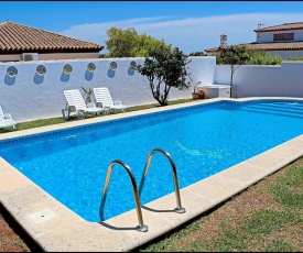 Bungalow Ramos, con piscina compartida