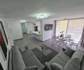 Modern 3 Bedroom Luxury Apartment in Torremolinos