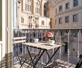 ML1A-Enjoy Breakfast Facing Malaga's Cathedral