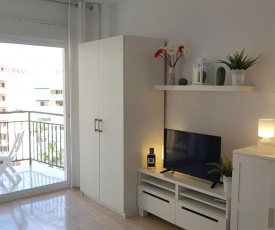 PRECIOSO APARTAMENTO con BALCON