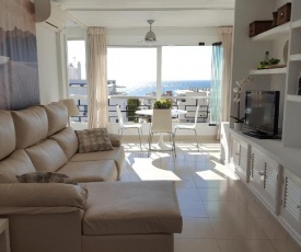 Precioso apartamento reformado con vistas directas al mar