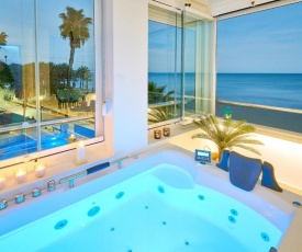 PURO BEACH. Charming apartment with jacuzzi.