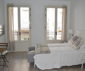 Modern studio flat close to Plaza Merced