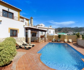 Nerja Villa Sleeps 6 Pool Air Con WiFi