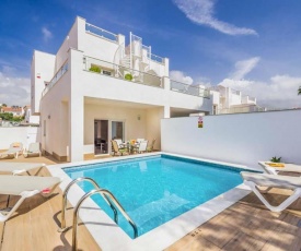 Nerja Villa Sleeps 6 Pool Air Con WiFi