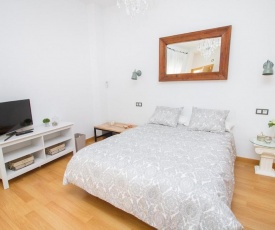 C15 - Charming Modern Studio in the Centre