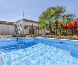 Beautiful home in Crdoba with WiFi, Outdoor swimming pool and Swimming pool