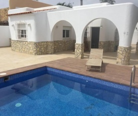 CHALET A 100 M DE LA PLAYA. 933