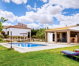 Nice home in Villamartin with 3 Bedrooms, Private swimming pool and Outdoor swimming pool