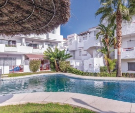 Beautiful apartment in Estepona with 3 Bedrooms and Outdoor swimming pool