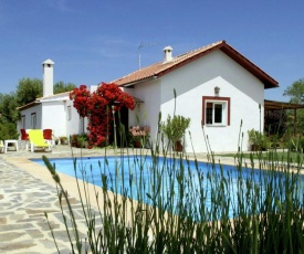 Cozy Cottage in Ronda with Swimming Pool