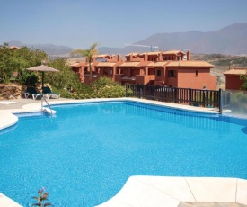 Stunning apartment in Estepona with 3 Bedrooms and Outdoor swimming pool