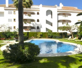 Apartamento Dúplex Guadalmina Baja