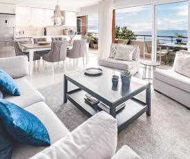 CP - Modern Beachside Apartment in Estepona