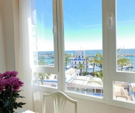 FANTASTIC APARTMENT B IN FRONT OF THE SEA & MARINA