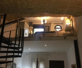 Casa Cueva Un Rincón en la Roca