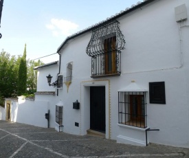 Salvatierra Guest House