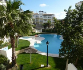 2010-Superb apt 2 bedrooms in complex with pool