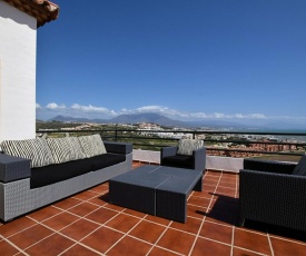 Comfortable apartment with sea views near Estepona within walking distance from the sea