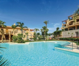 Amazing apartment in Benahavs with 2 Bedrooms, Outdoor swimming pool and Swimming pool