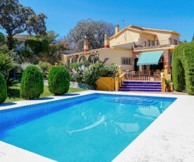 Awesome home in Alhaurn de la Torre with 5 Bedrooms, Outdoor swimming pool and Swimming pool