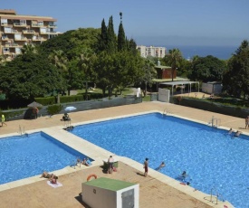 con vistas al mar y la piscinas!!