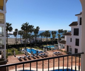 Puerto de la Duquesa sea view