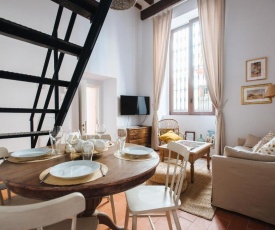 Casa Galera Historic Downtown Apartment in Seville