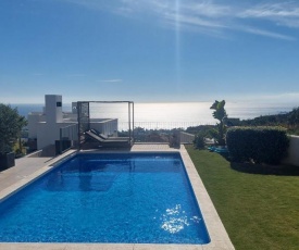 2260-Luxury villa with private pool and seaview