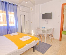 Low cost rooms Malaga river