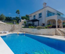 7003 beautiful villa refurbished with pool, garden