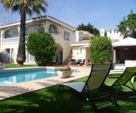 7006 spacious villa privat pool