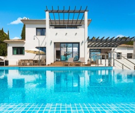 Fuengirola Villa Sleeps 12 Pool Air Con WiFi