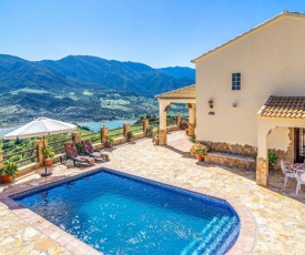 Stunning home in El Gastor with 2 Bedrooms, WiFi and Outdoor swimming pool