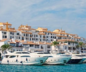 Banus Boutique Muelle del Ribera