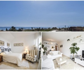 Beautiful beachside duplex apartment with amazing sea views