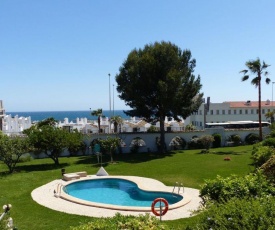 Apartment, 2 bedrooms, on the beach, with pool, sea views and garden -- All included, Parking Wifi and Netflix