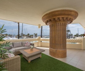 WintowinRentals Luxury and Sea View inside Puerto Marina