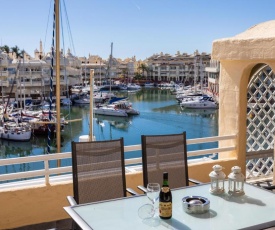 Magnifico apartamento con vistas en Puerto Marina