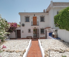 Cozy holiday home at the beach in Costabella, Marbella