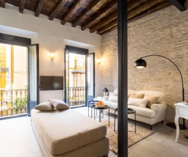 Oak & Sandstone Studio - Space Maison Apartments