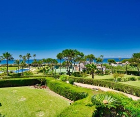 Fantastic apartment in Marbella first line beach