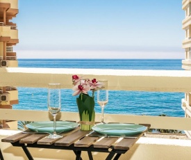 First line! ART-Apartment on the seafront of Marbella with swimming pool