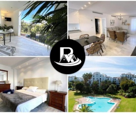 RENOVATED NEW 2 BDRMS Apartment, HEART of Puerto Banús, Free Parking, WIFI, Pool