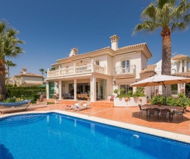 Golden Mile Villa Close to Beach