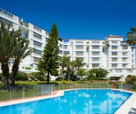 Luxury 5* 3 beds apartment in Playas del Duque, Puerto Banus Marbella