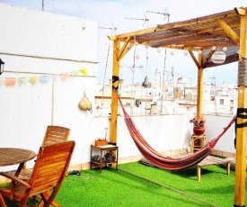 Bright rooms with AC and rooftop terrace in the heart of Cadiz