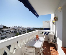 Marbella Sleeps 10 adults Secure underground car park Pool Aircon Fast Wifi